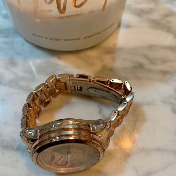 Michael Kors Watch - Rose Gold - Picture 4 of 6